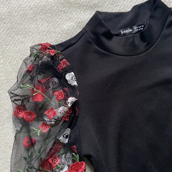 NWOT Flower Detail Dress - Picture 2 of 4